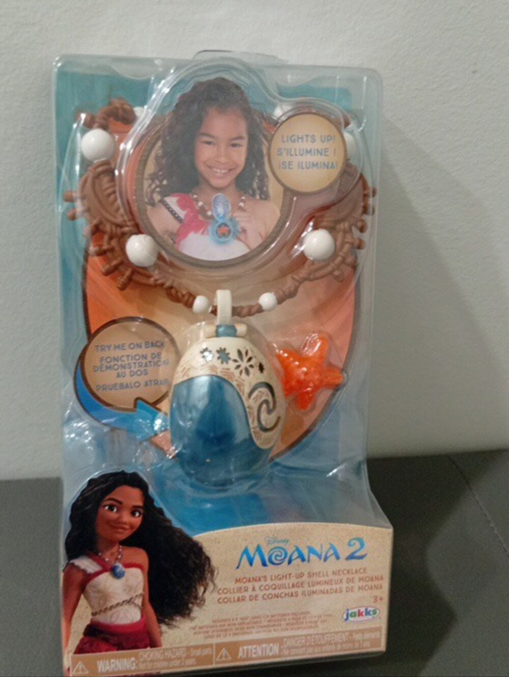 Moana Light-Up Shell Necklace - Brand New